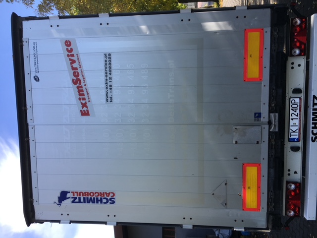 Naczepa Schmitz Cargobull z logo EximService