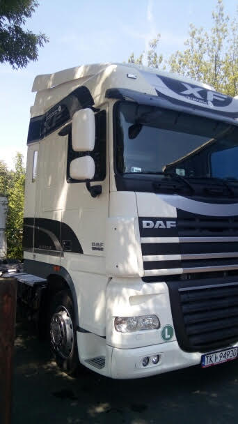 Ciągnik DAF XF — bok kabiny