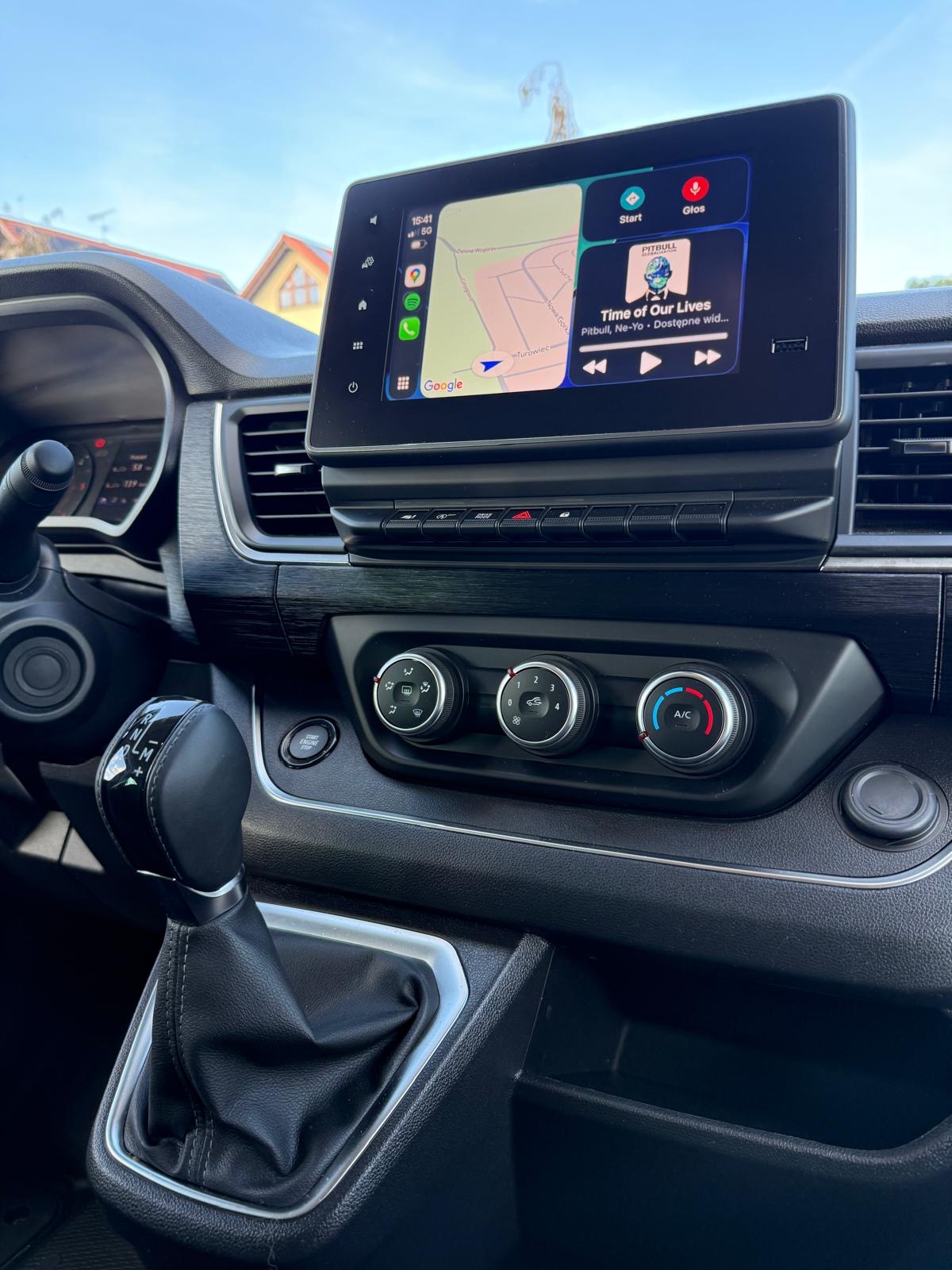 Ekran multimedialny z CarPlay